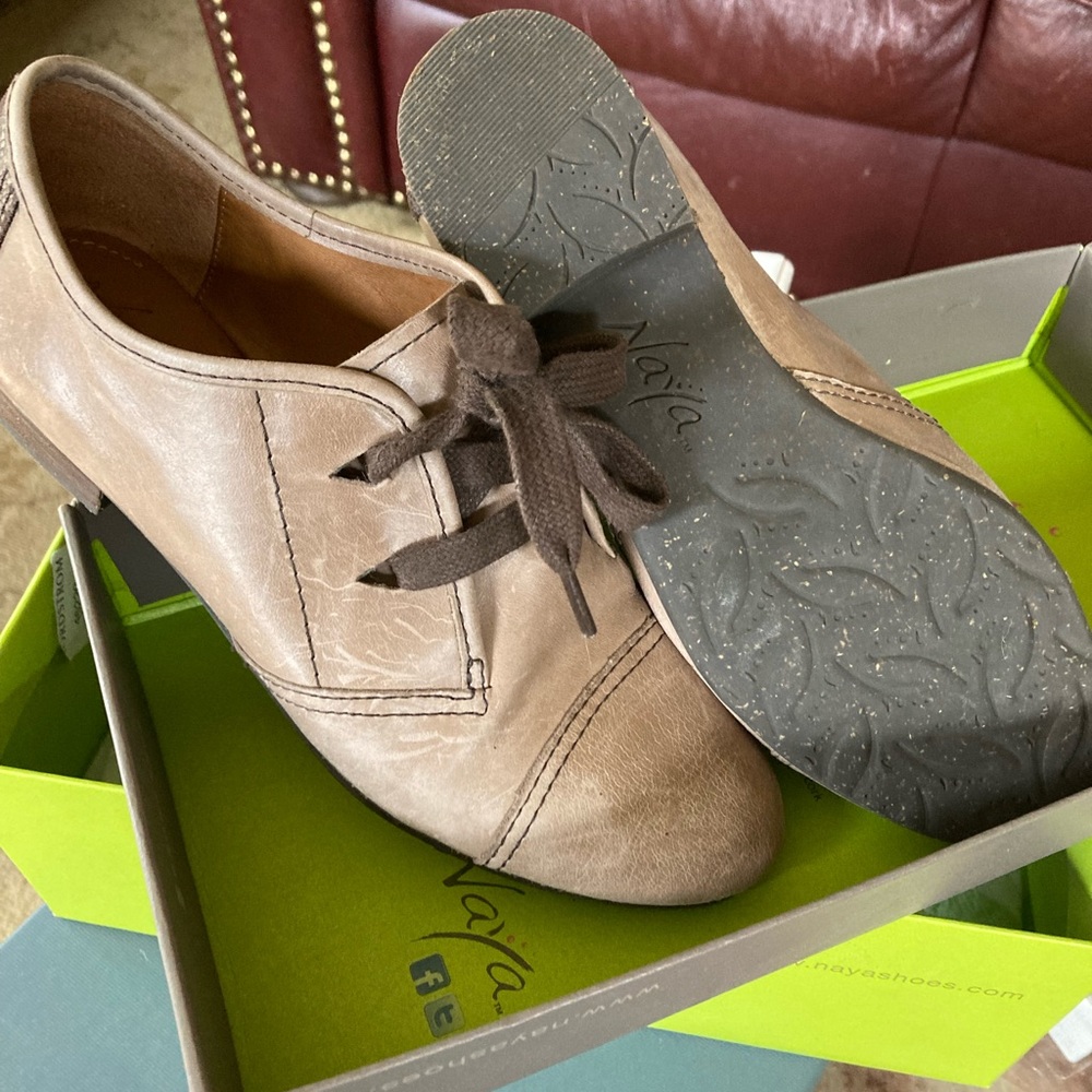 Naya Teak Oxfords Like New In Box! - image 3